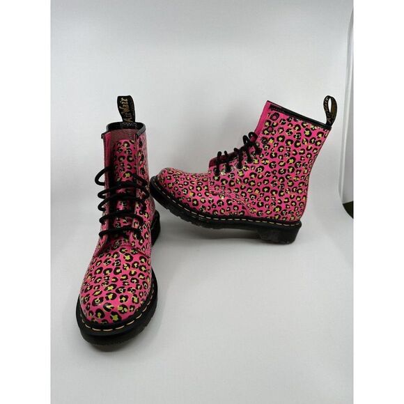 Dr Martens Boots Women's Size 8 Pink 1460 Leopard Smooth Leather Animal Print - Picture 1 of 5